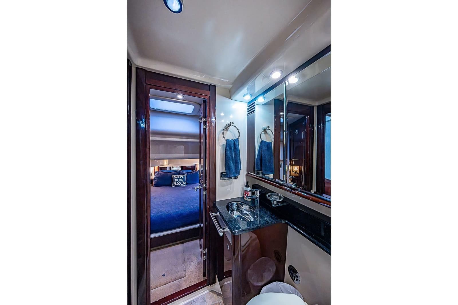 2010 Sea Ray 52 Sedan Bridge