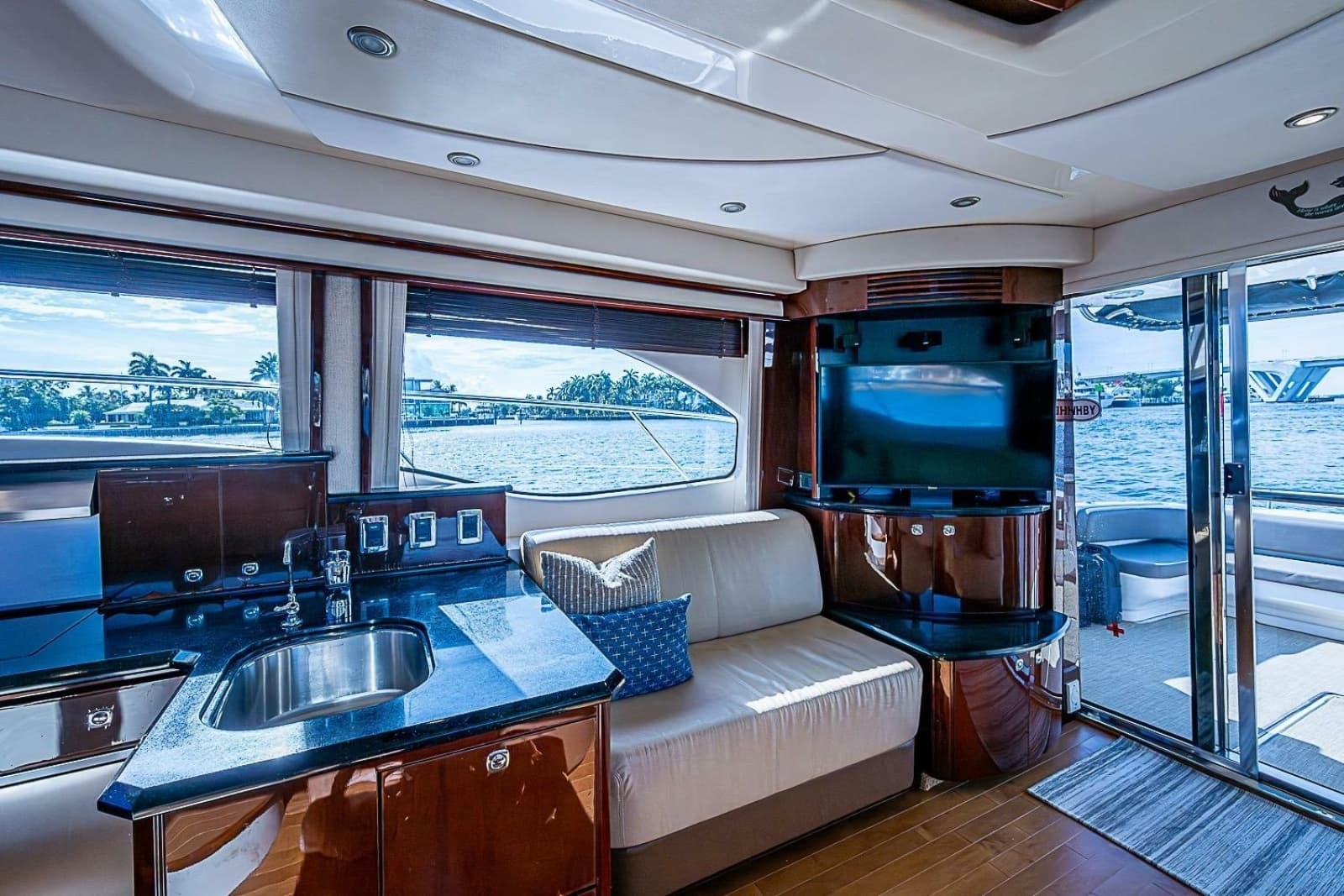 2010 Sea Ray 52 Sedan Bridge