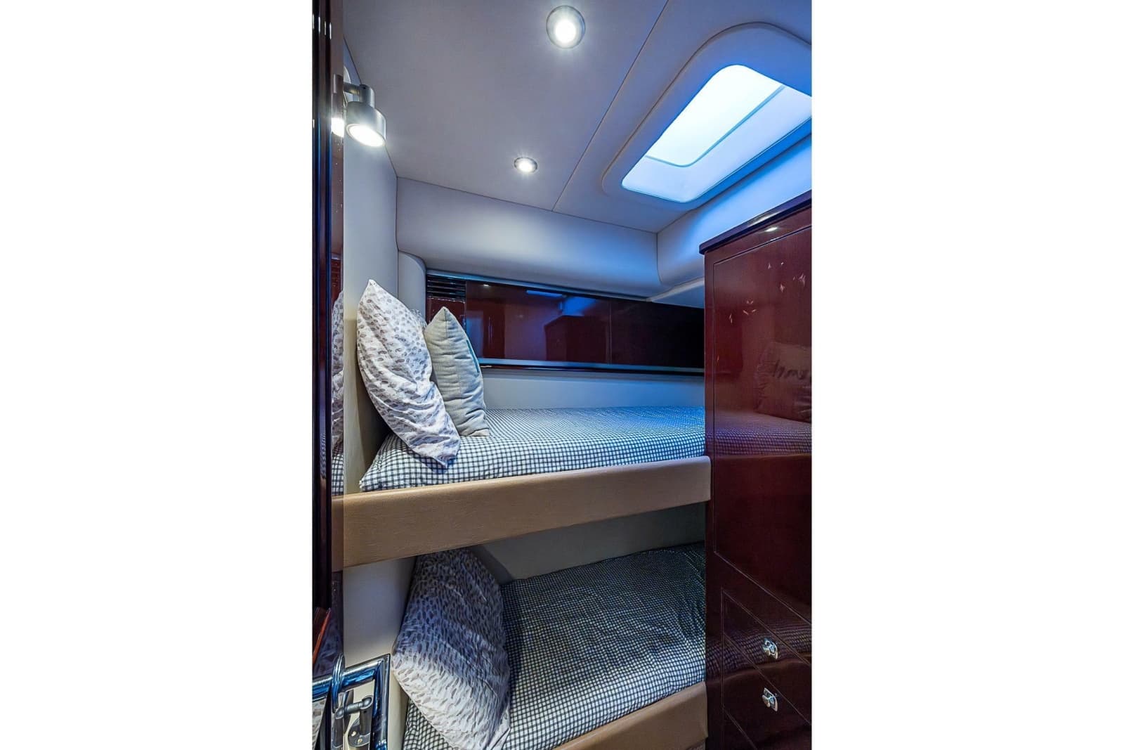 2010 Sea Ray 52 Sedan Bridge