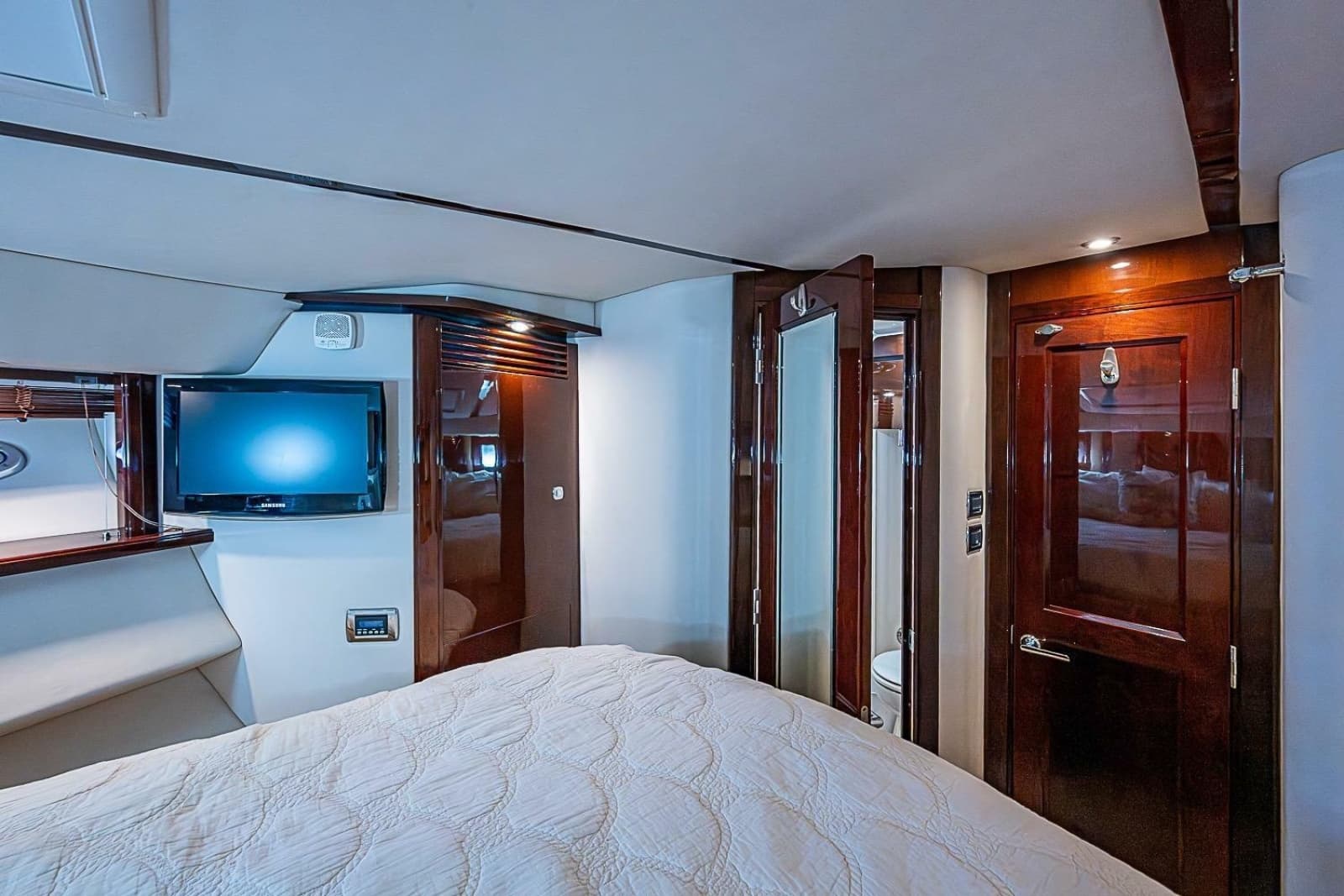2010 Sea Ray 52 Sedan Bridge