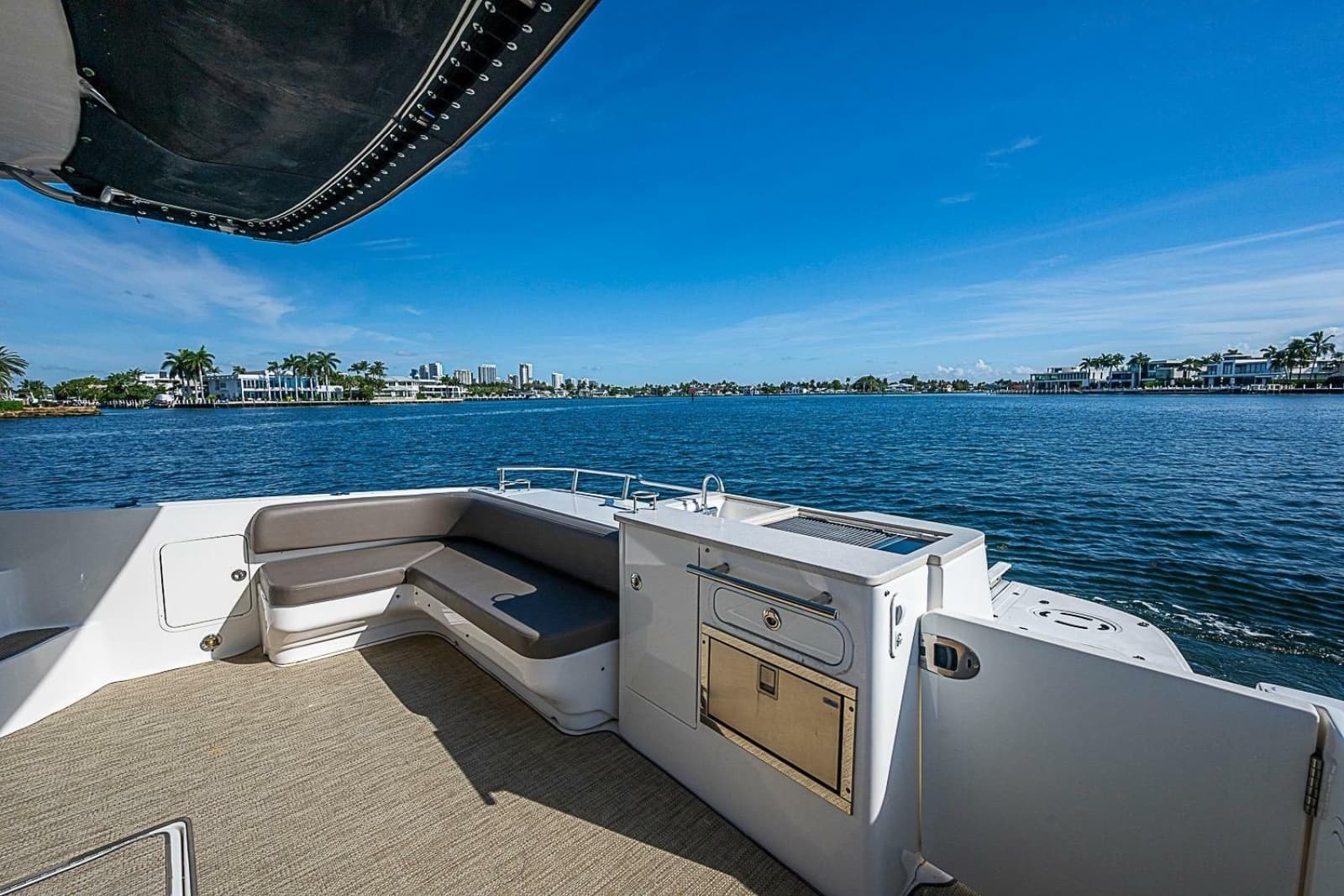 2010 Sea Ray 52 Sedan Bridge