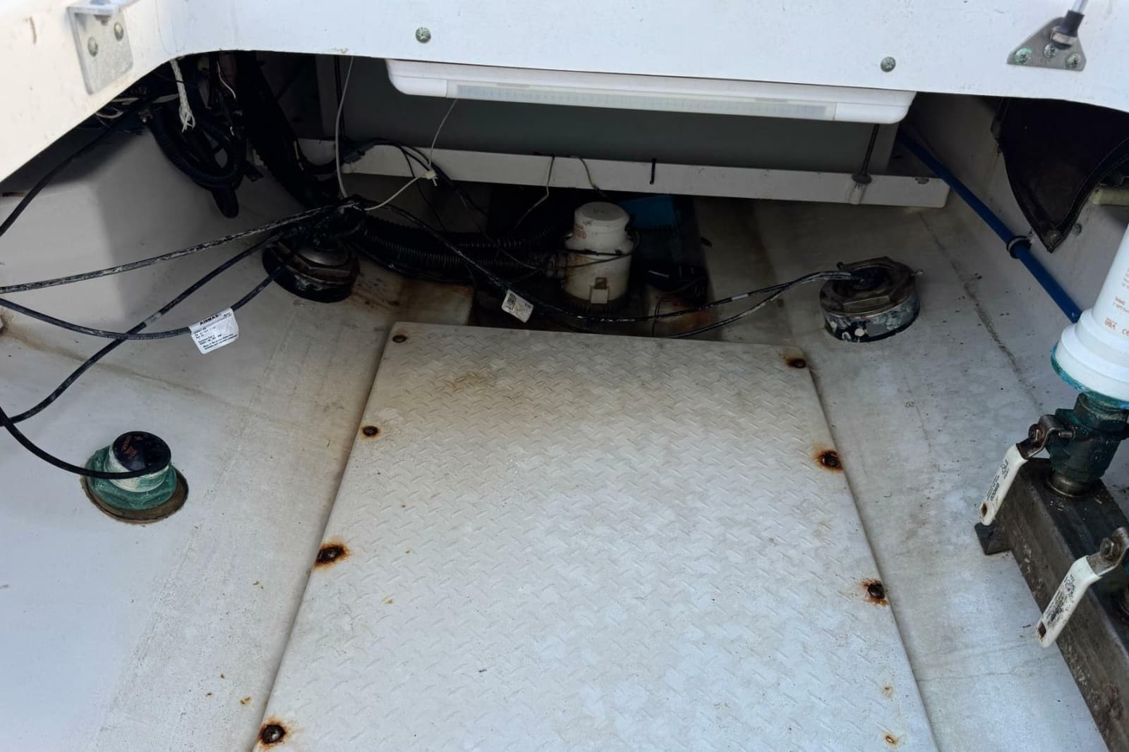 2008 Everglades 350 Center Console