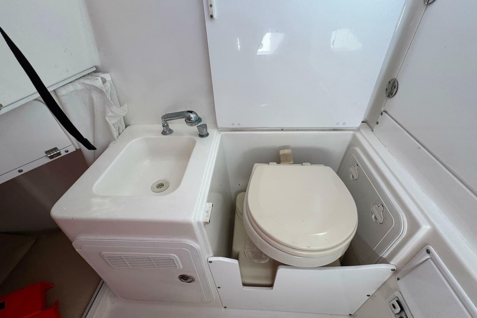 2008 Everglades 350 Center Console
