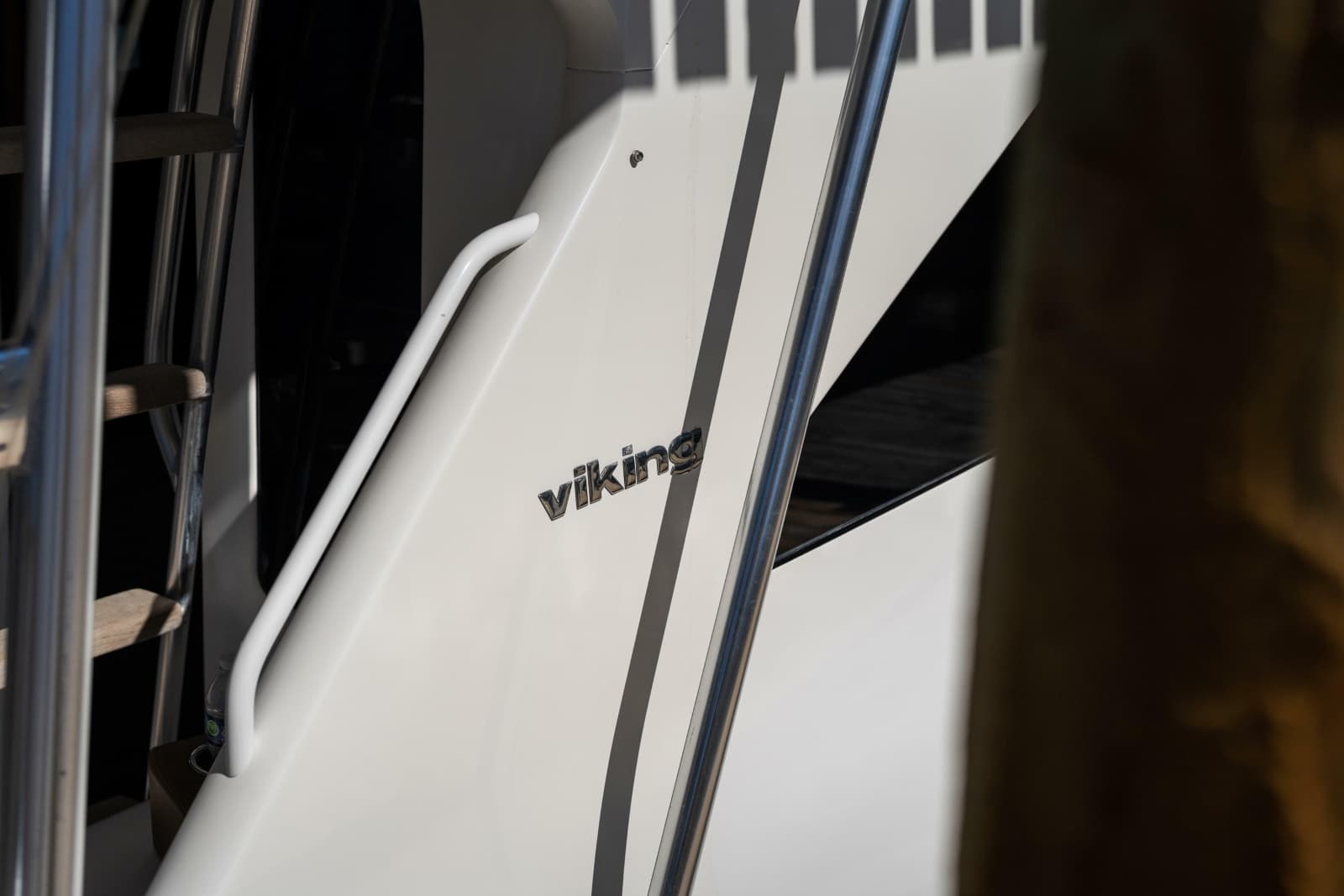 2007 Viking 56 Convertible