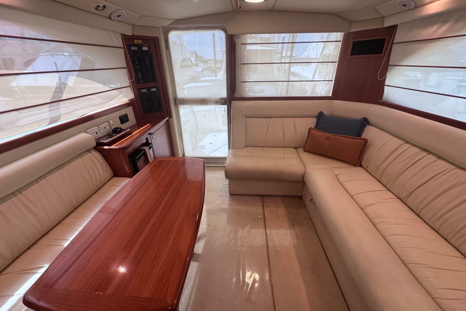 2006 Riviera 37 Flybridge