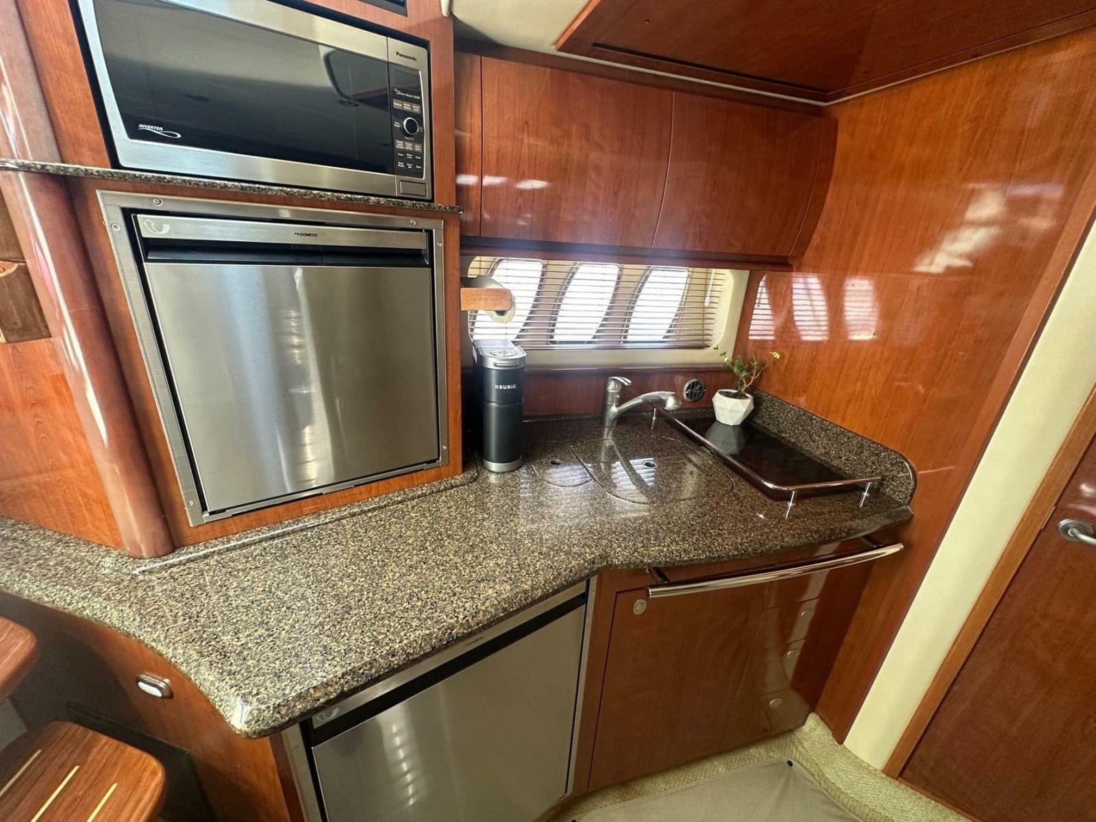 2006 Sea Ray 380 Sundancer