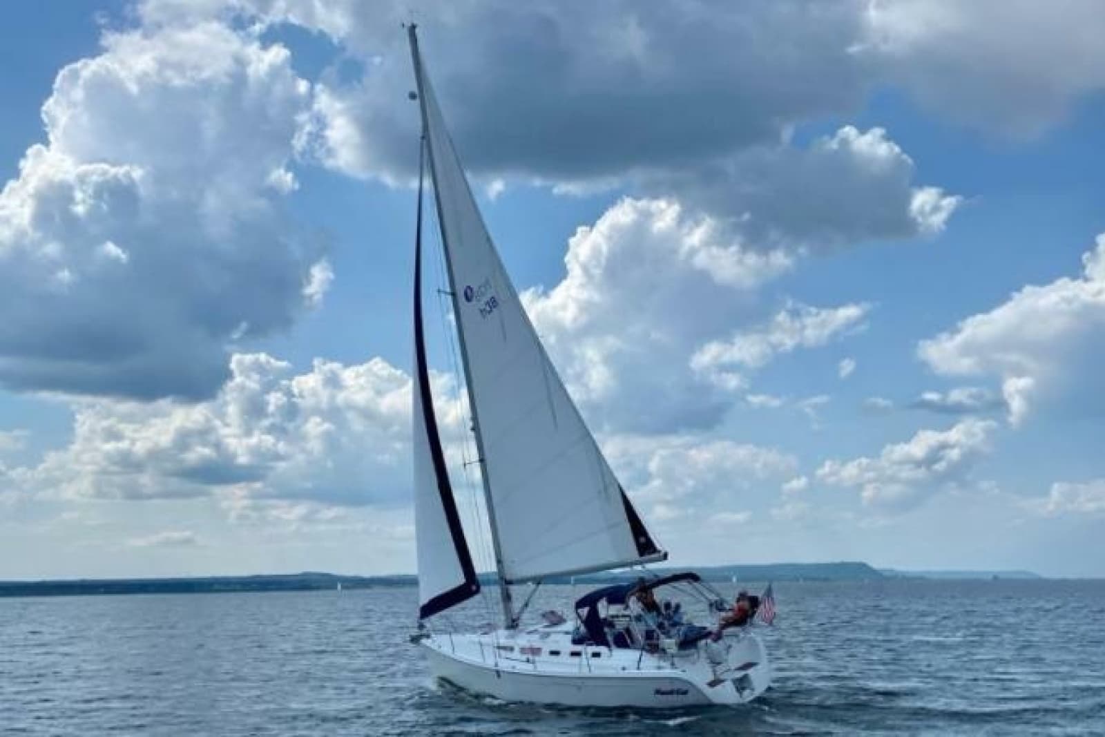 2005 Hunter 38