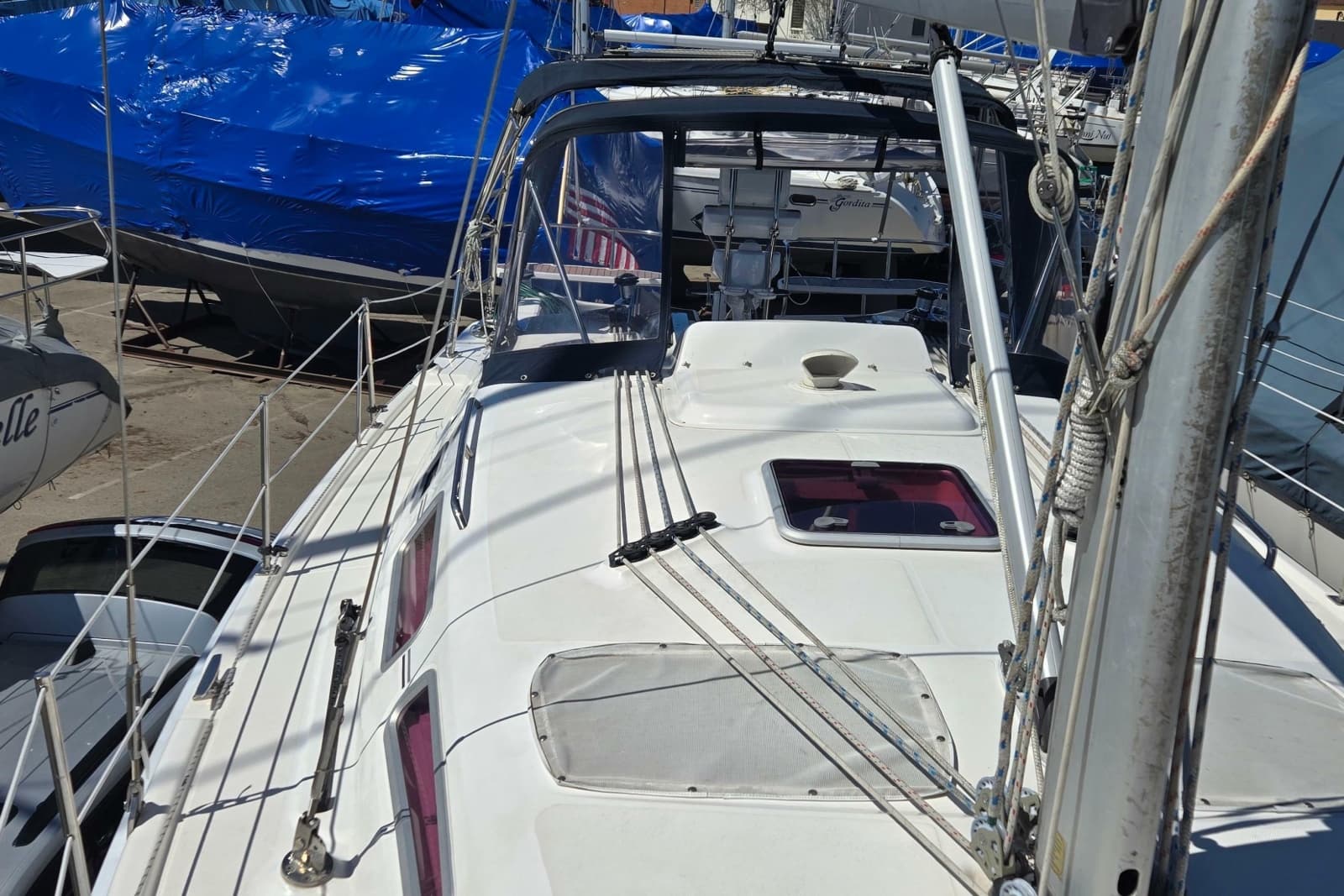2005 Hunter 38