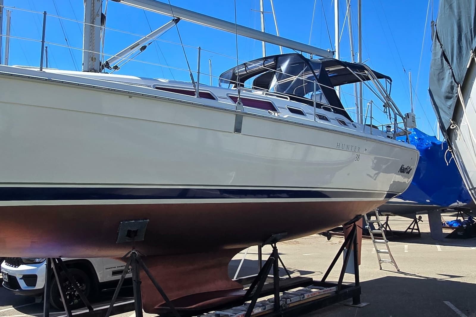2005 Hunter 38