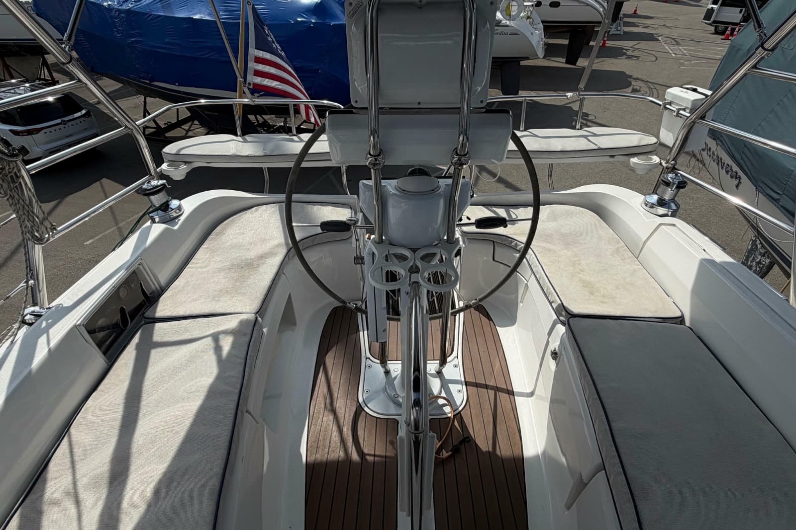 2005 Hunter 38