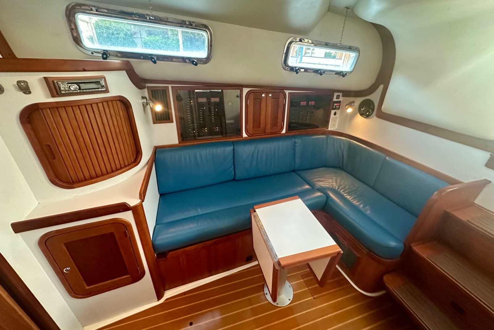 2005 Legacy Yachts 34 Express