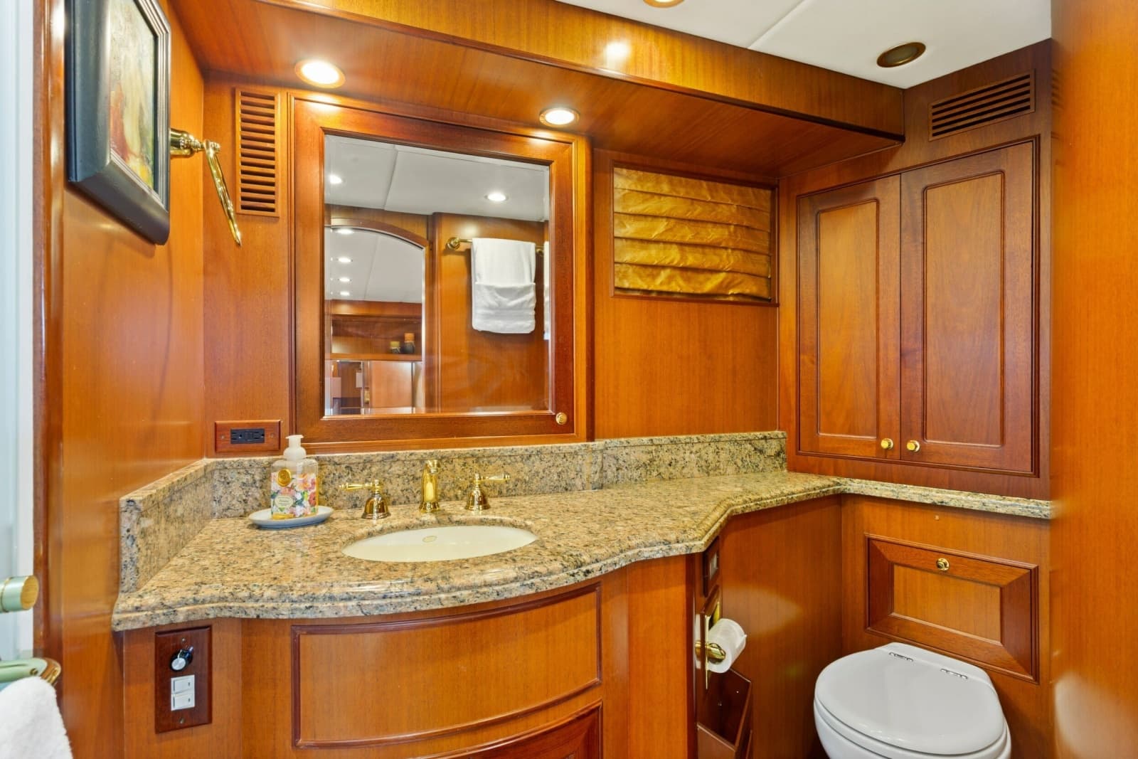 2005 Offshore Yachts 66 Pilot House