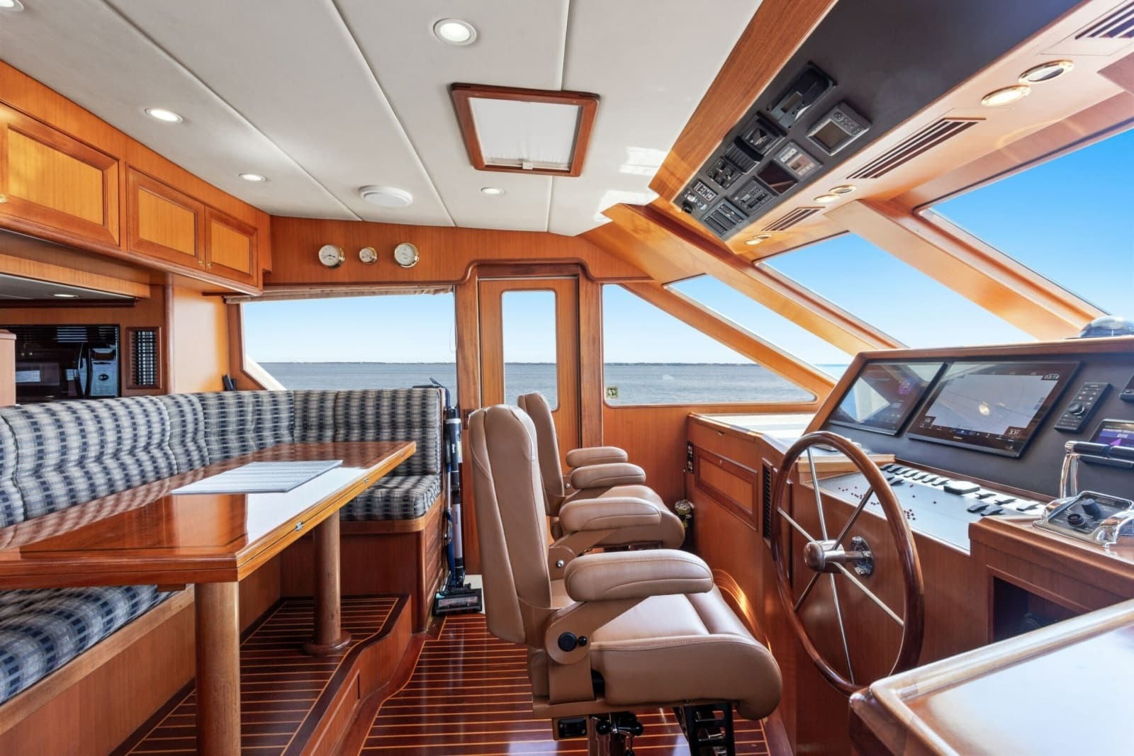2005 Offshore Yachts 66 Pilot House