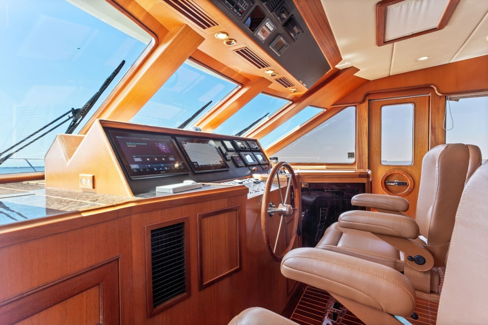 2005 Offshore Yachts 66 Pilot House