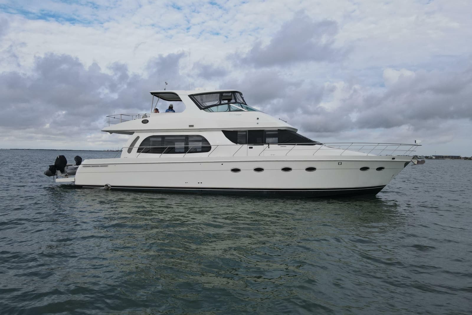 2004 Carver 560 Voyager