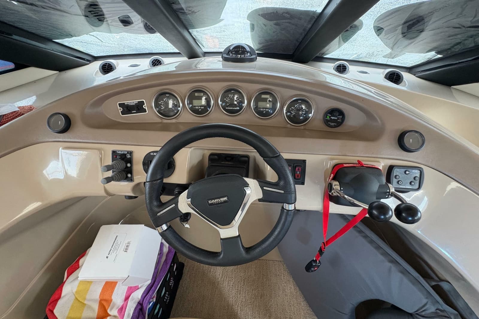 2004 Carver 560 Voyager