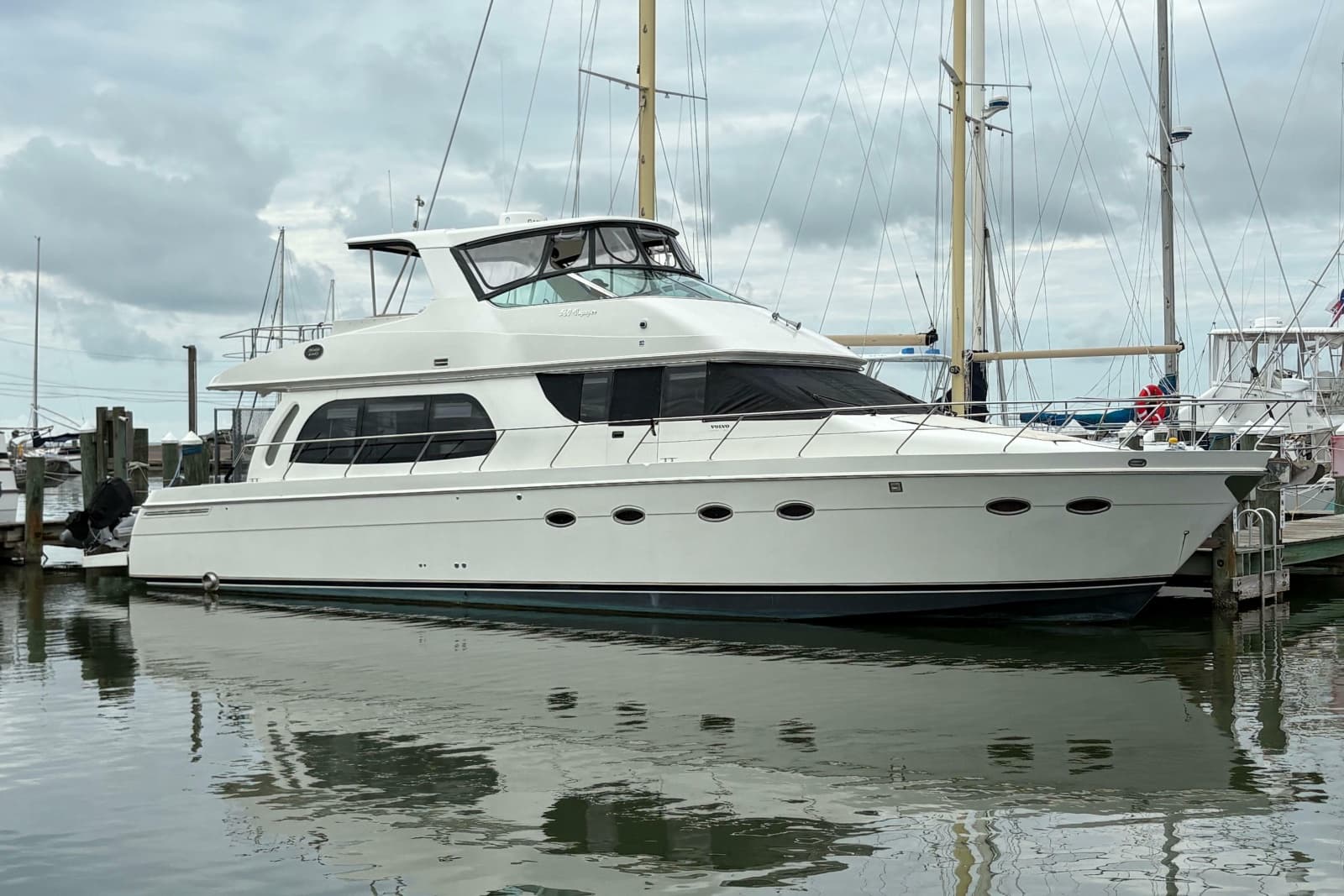 2004 Carver 560 Voyager