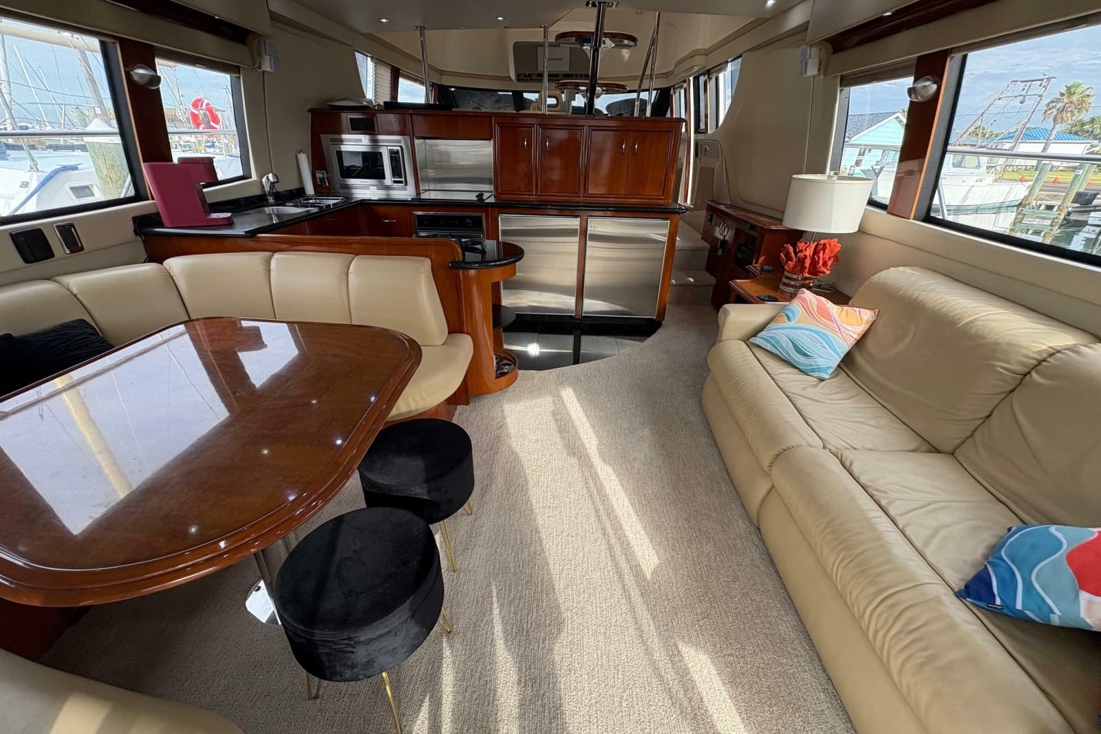 2004 Carver 560 Voyager