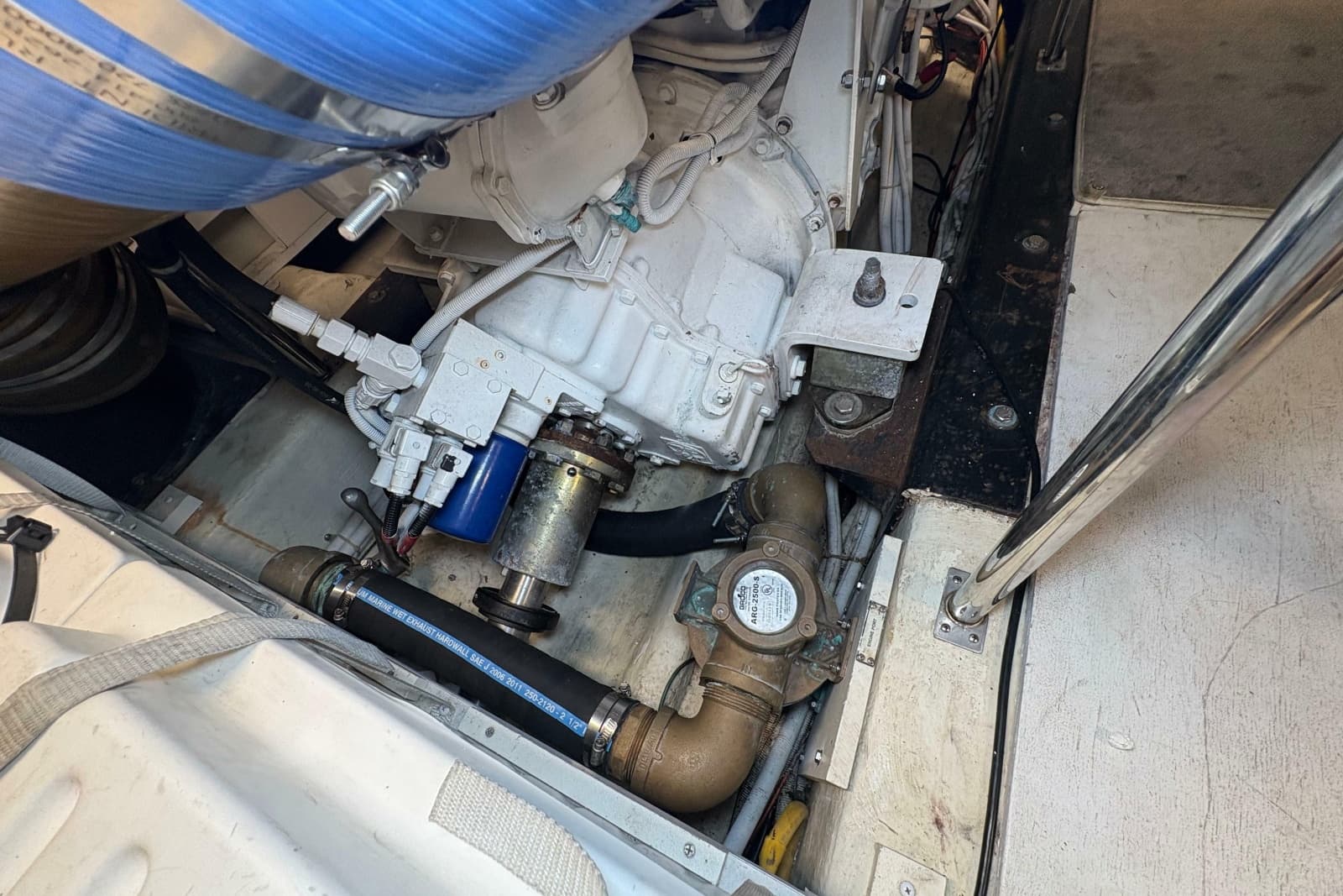 2004 Carver 560 Voyager