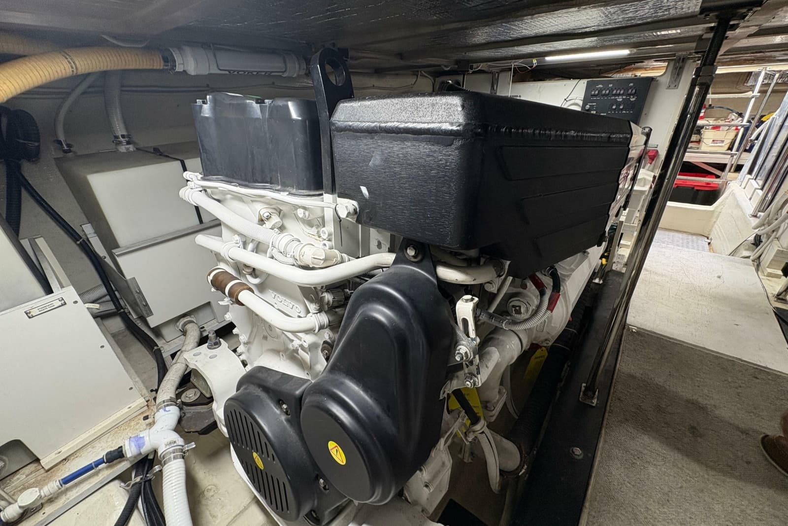 2004 Carver 560 Voyager