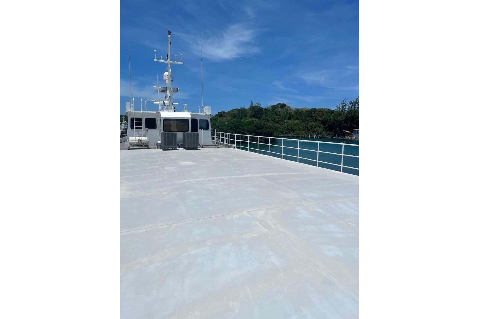 2004 Custom Supply Boat