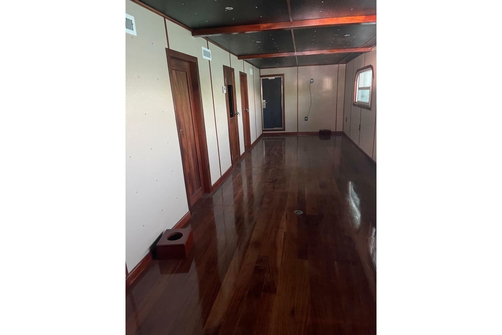 2004 Custom Supply Boat
