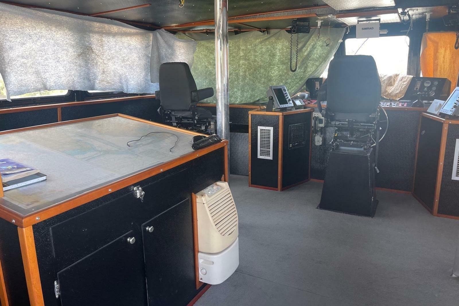 2004 Custom Supply Boat