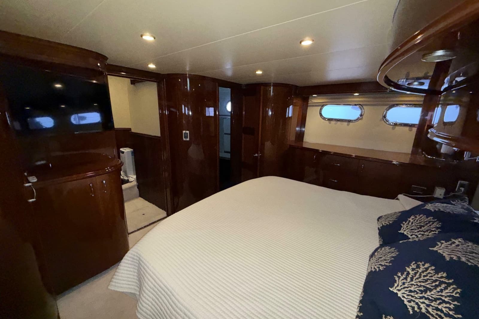 2004 Marquis 59