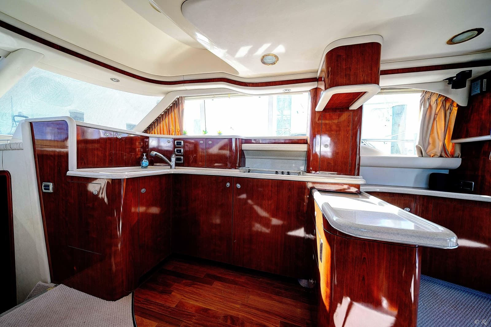2004 Sea Ray 480 Sedan Bridge