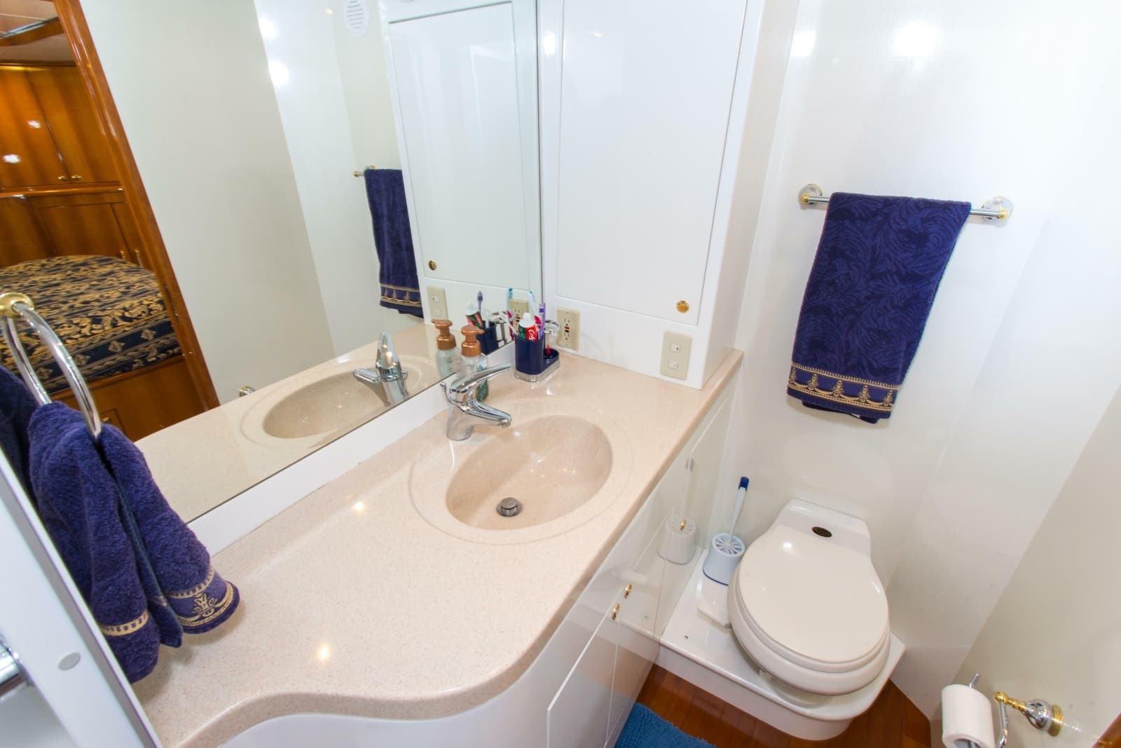 2003 Jefferson Pilothouse 57