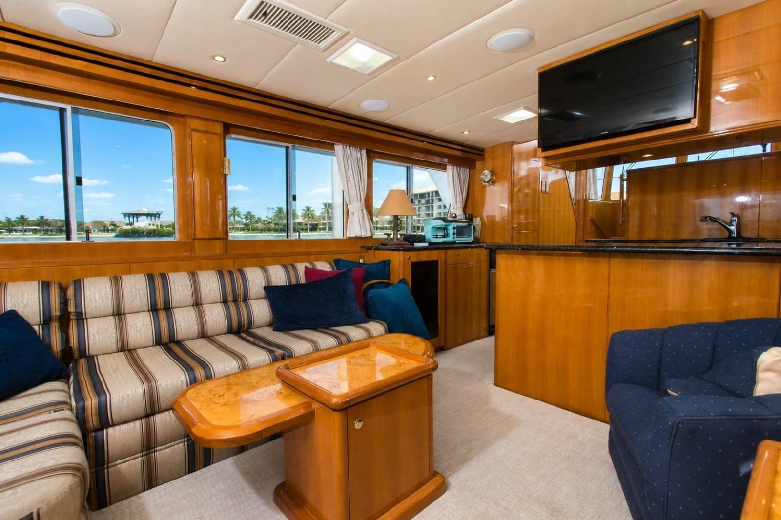 2003 Jefferson Pilothouse 57