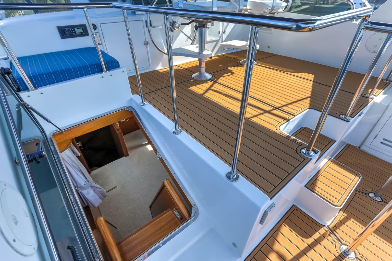 2003 Jefferson Pilothouse 57