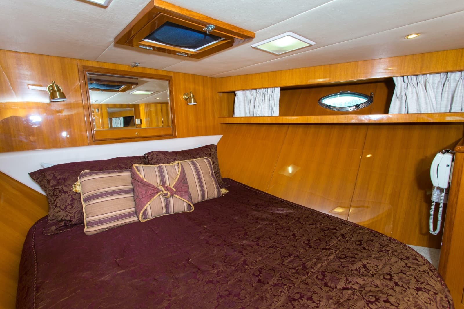 2003 Jefferson Pilothouse 57