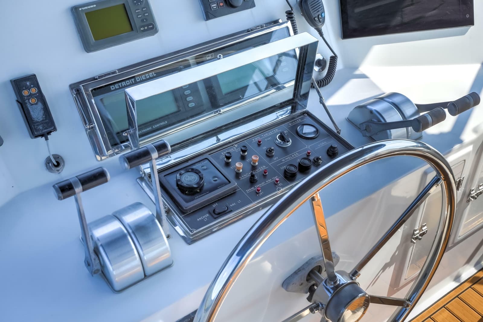2003 Jefferson Pilothouse 57