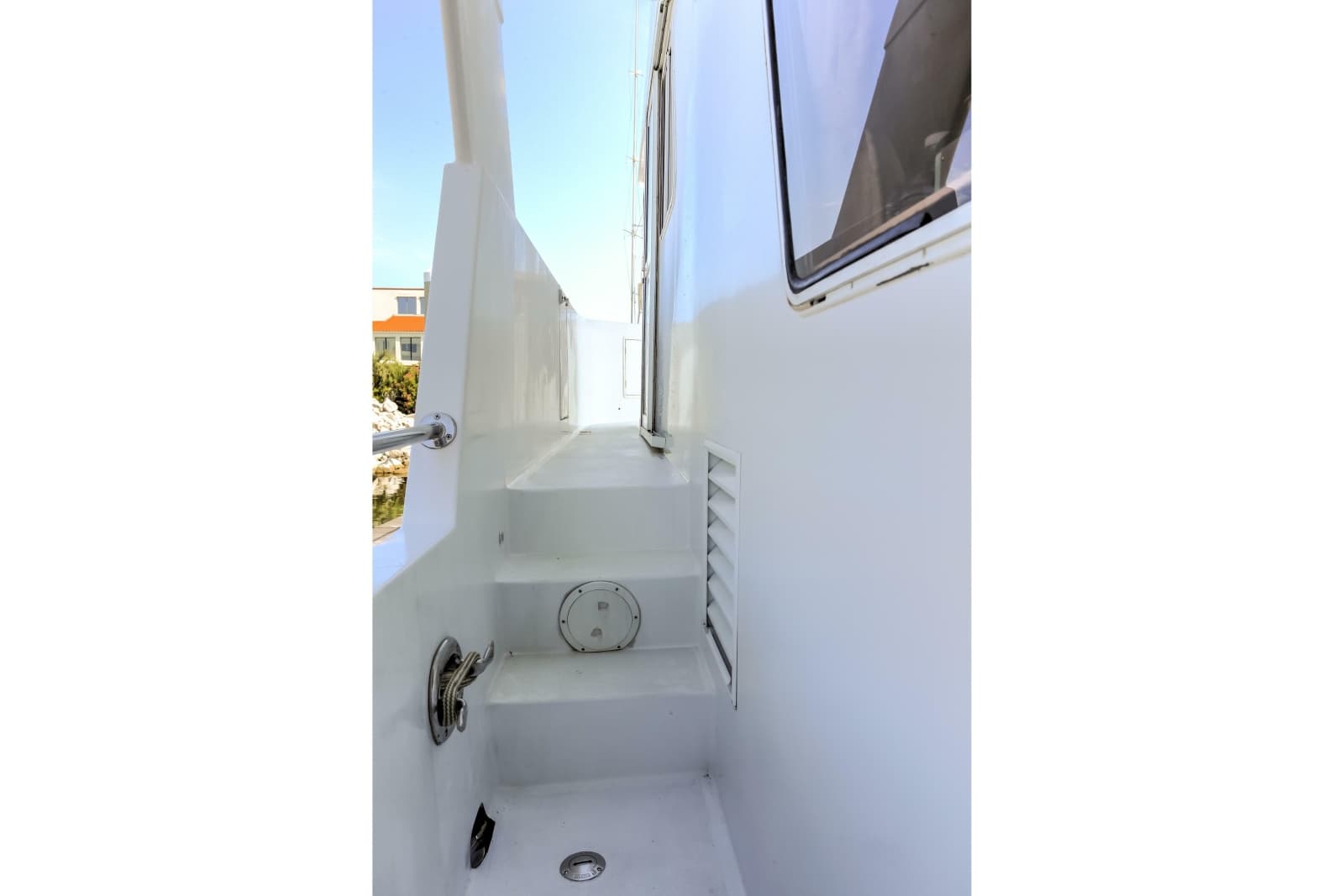 2003 Jefferson Pilothouse 57