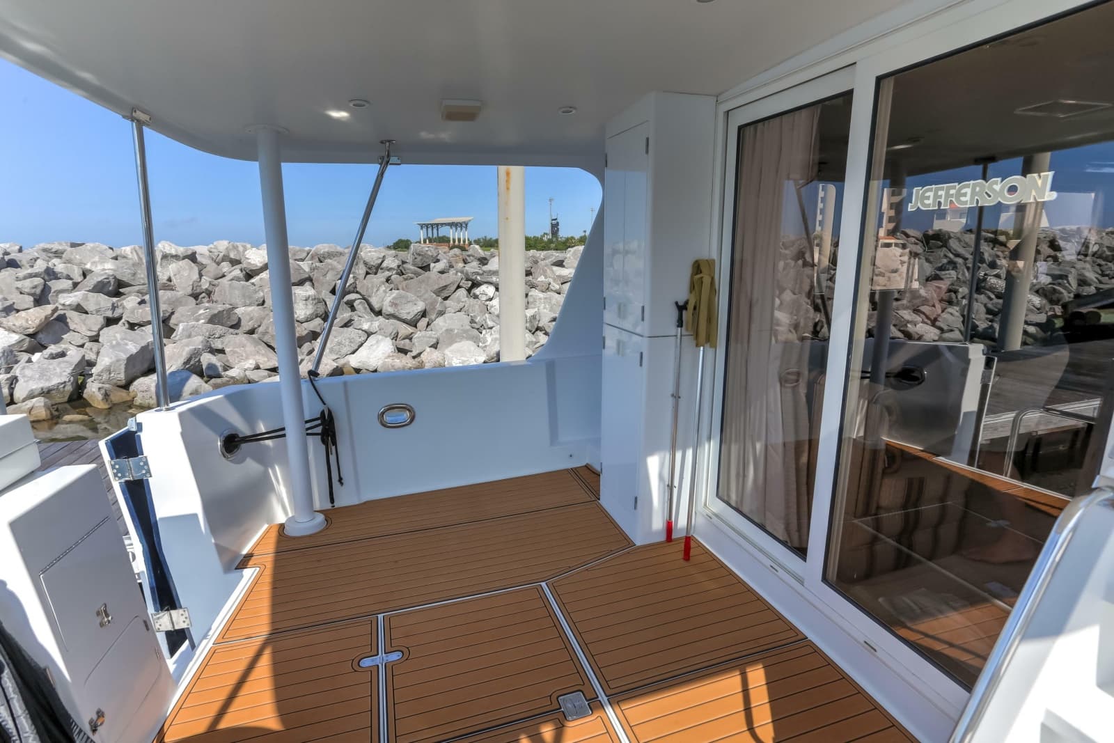 2003 Jefferson Pilothouse 57