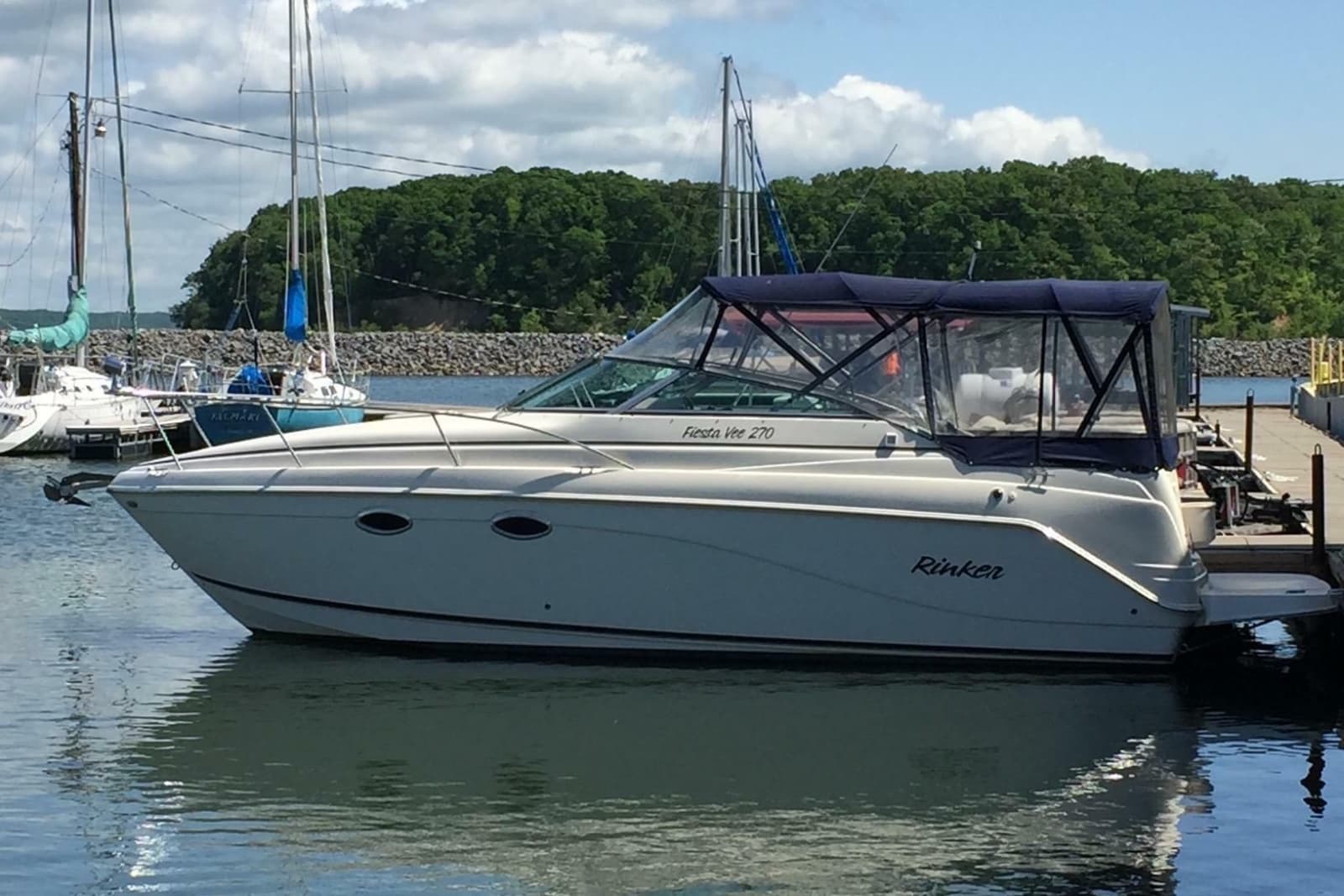 2003 Rinker Fiesta Vee 270