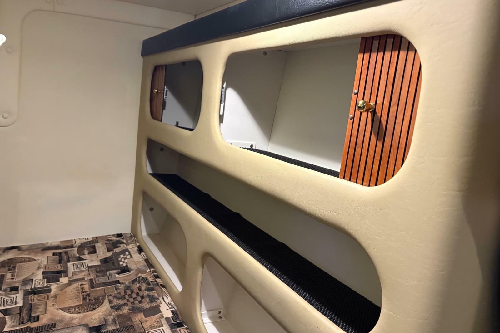 2003 Rinker Fiesta Vee 270