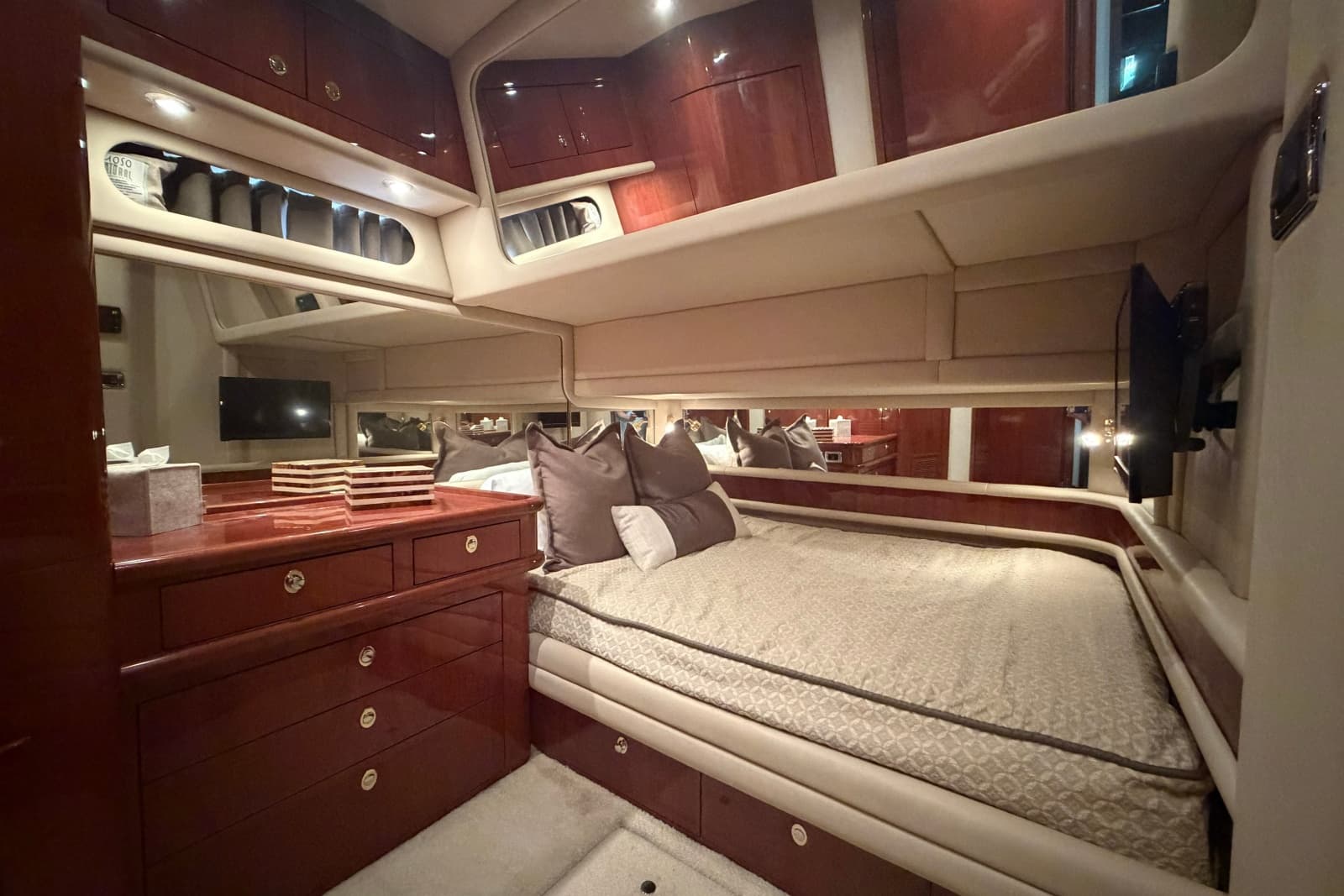 2003 Sea Ray 560 Sedan Bridge