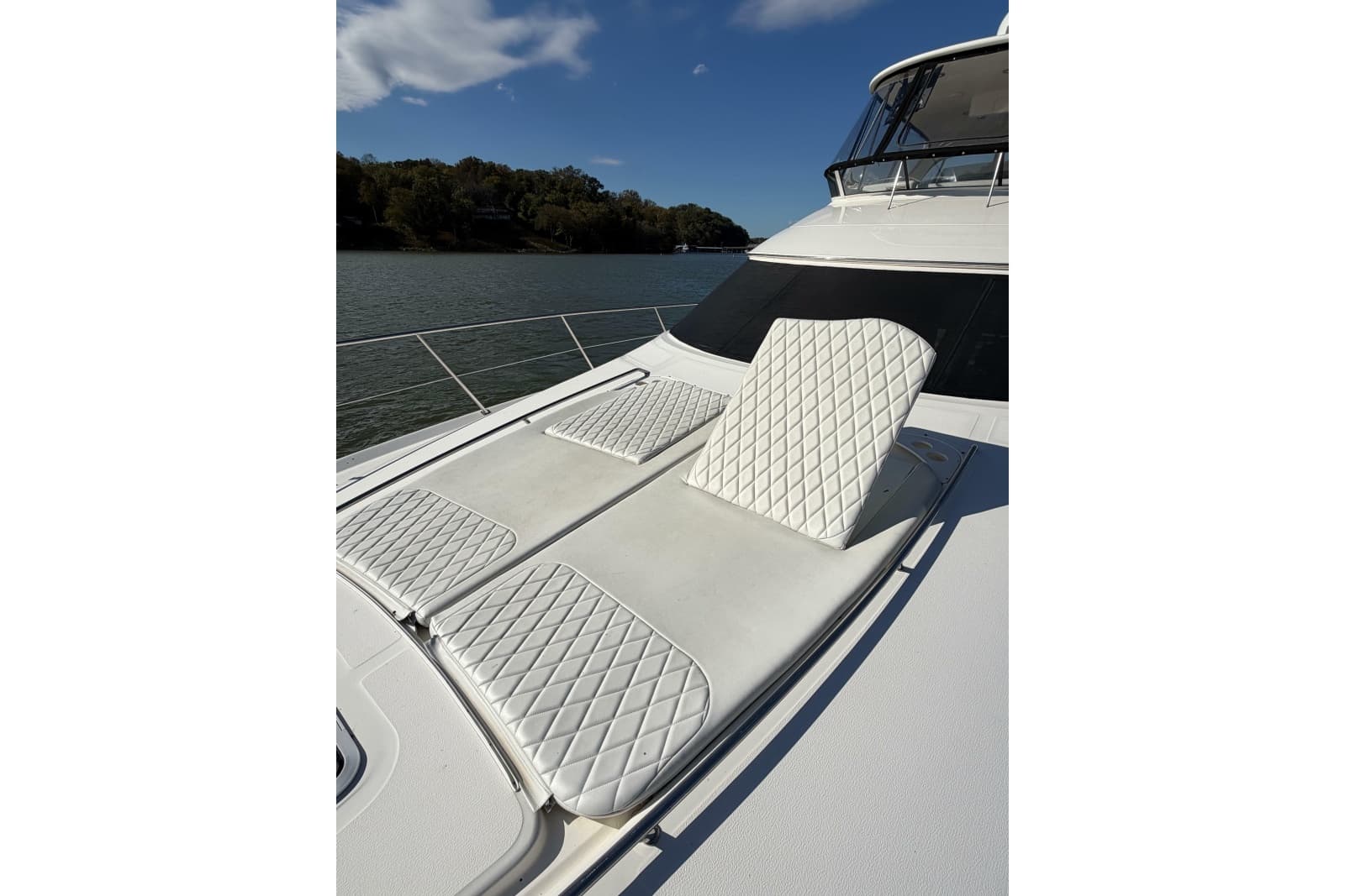 2003 Sea Ray 560 Sedan Bridge