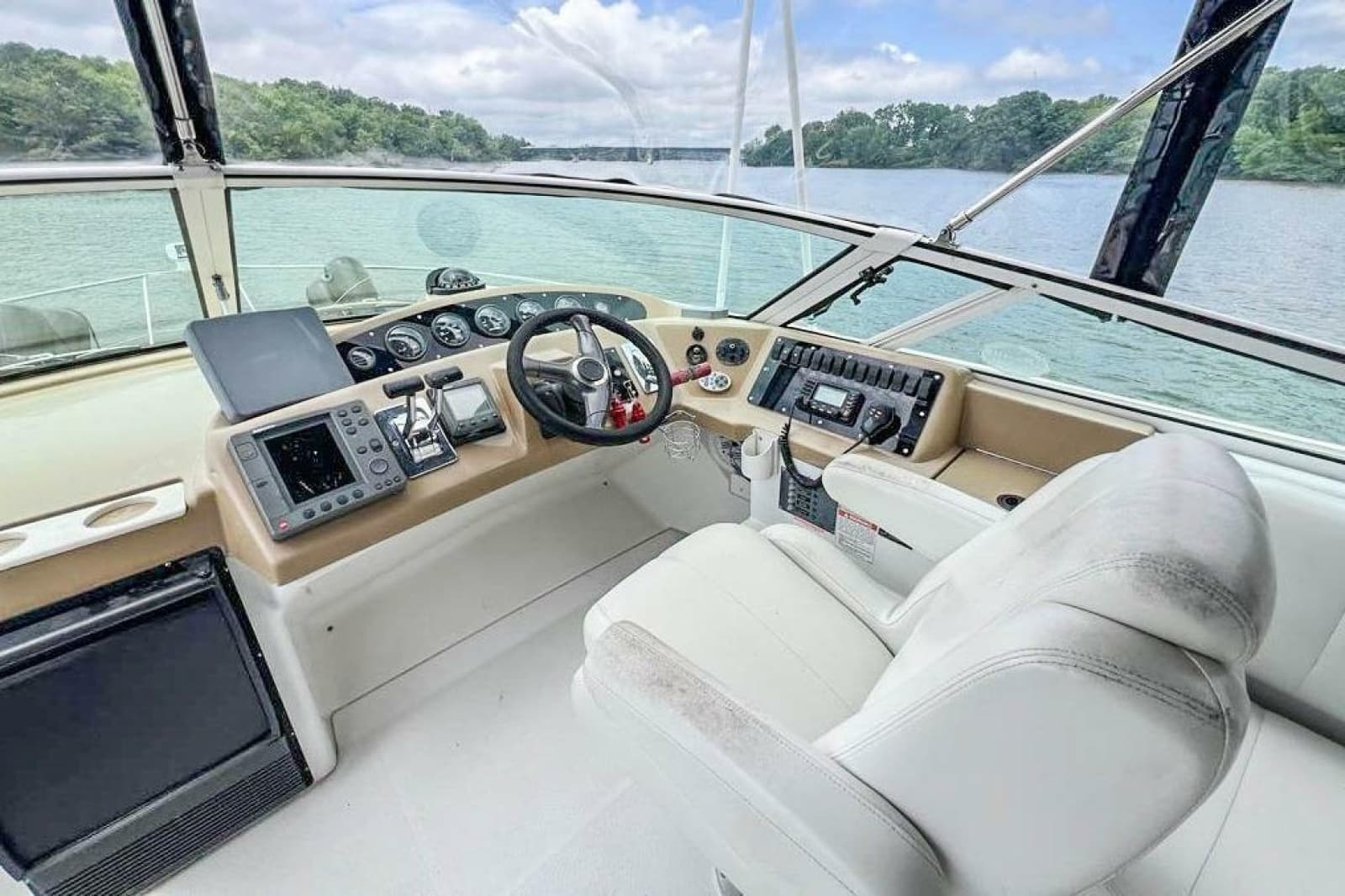 2002 Carver 350 Mariner
