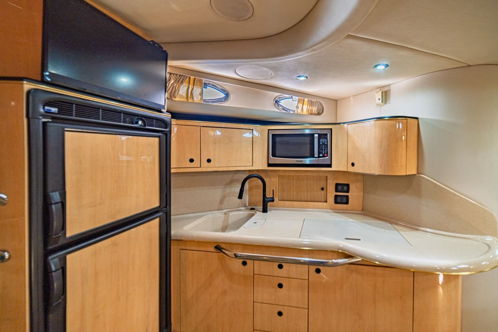 2001 Sea Ray 380 Sundancer