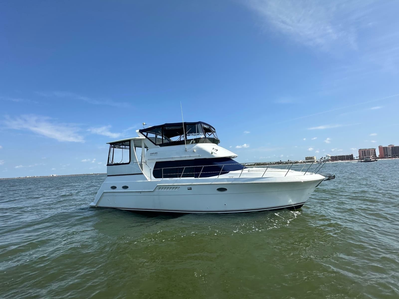 2000 Carver 406 Aft Cabin Motor Yacht