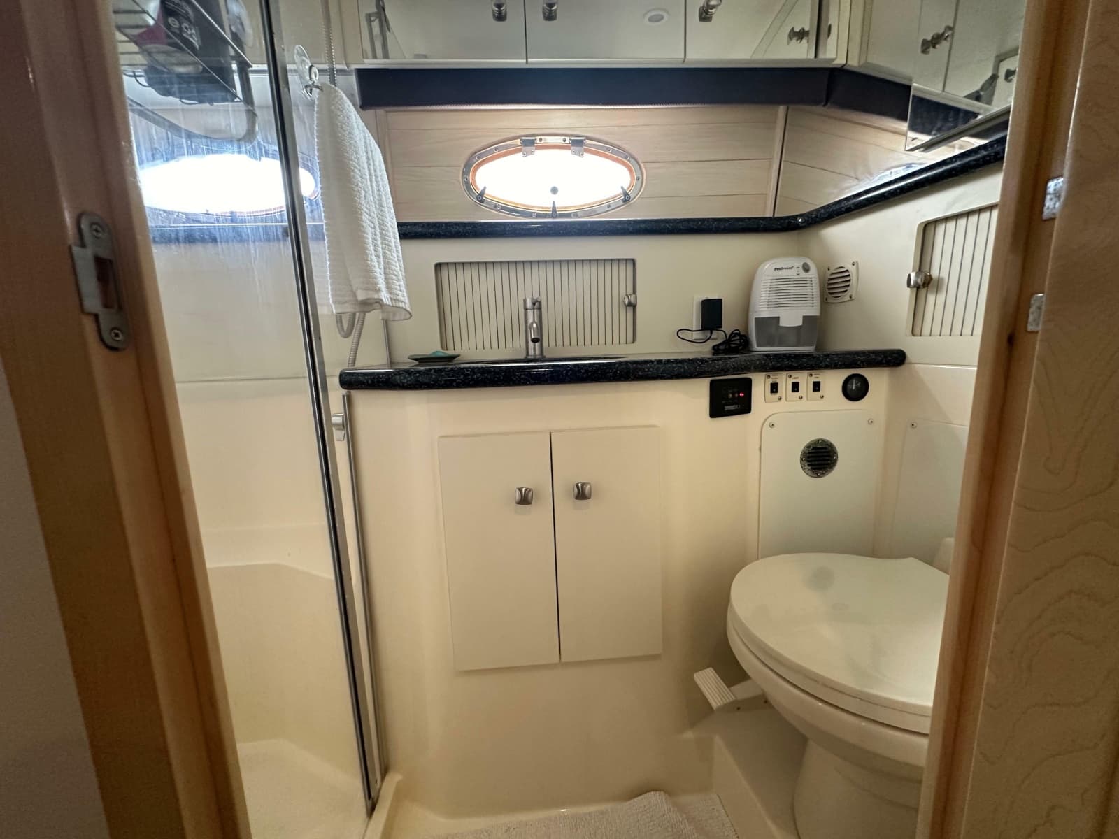 2000 Carver 406 Aft Cabin Motor Yacht