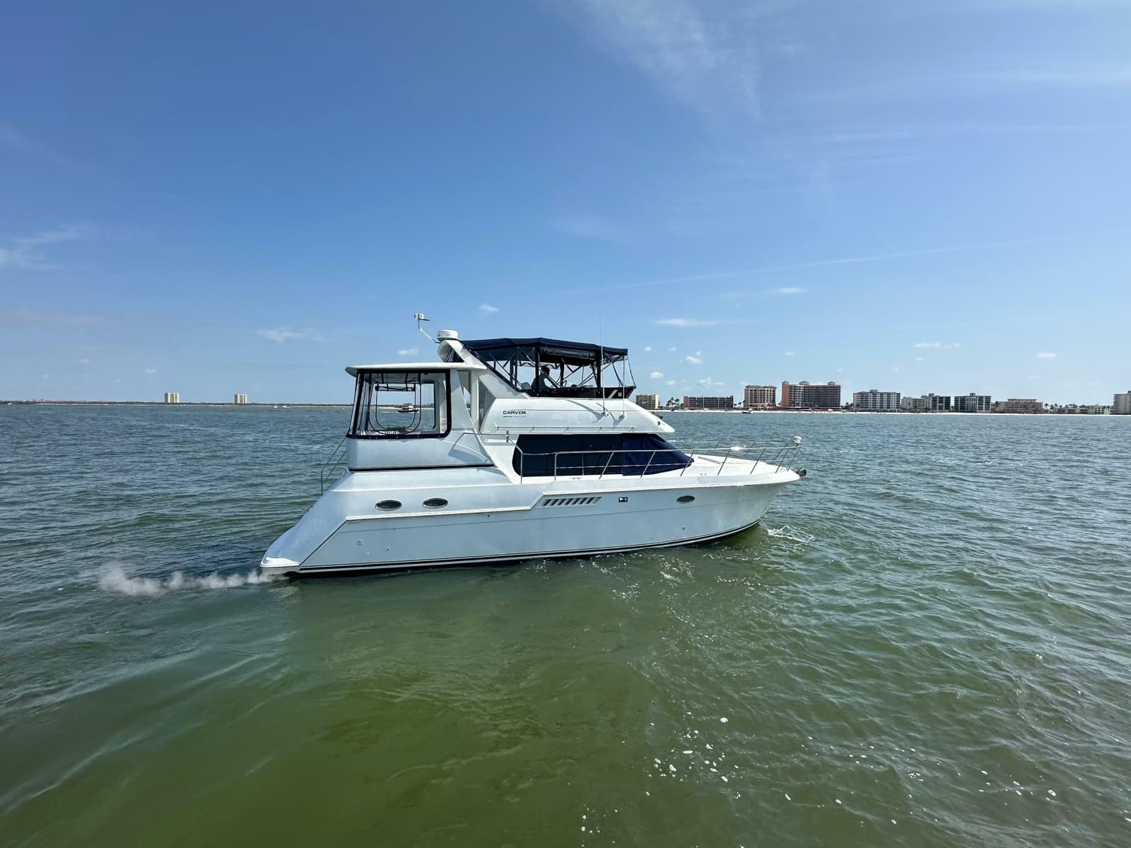 2000 Carver 406 Motor Yacht