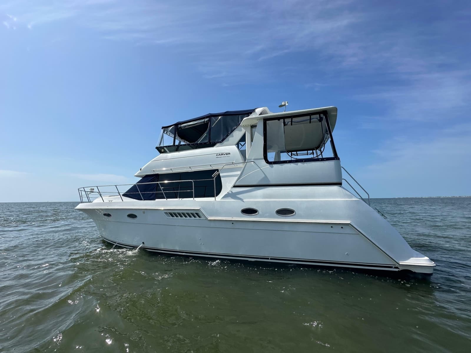 2000 Carver 406 Aft Cabin Motor Yacht