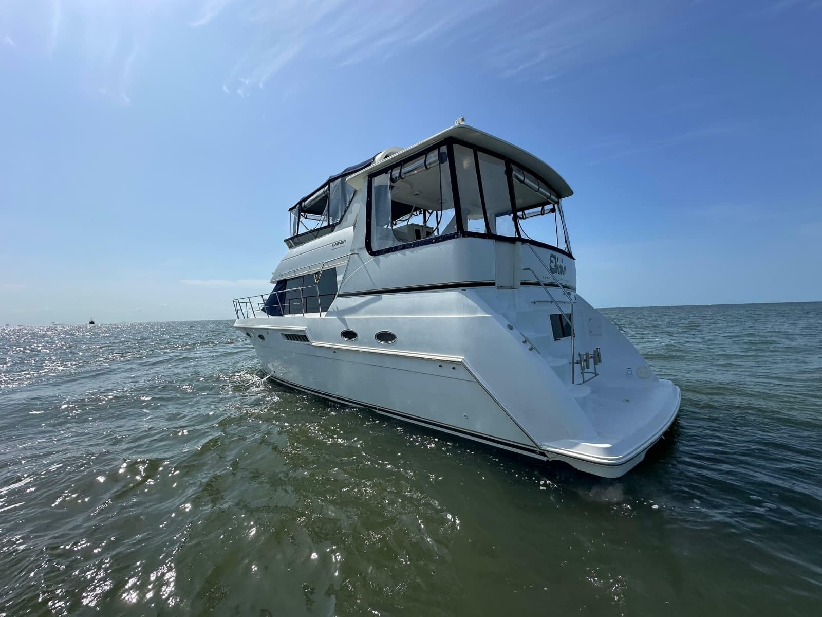 2000 Carver 406 Aft Cabin Motor Yacht