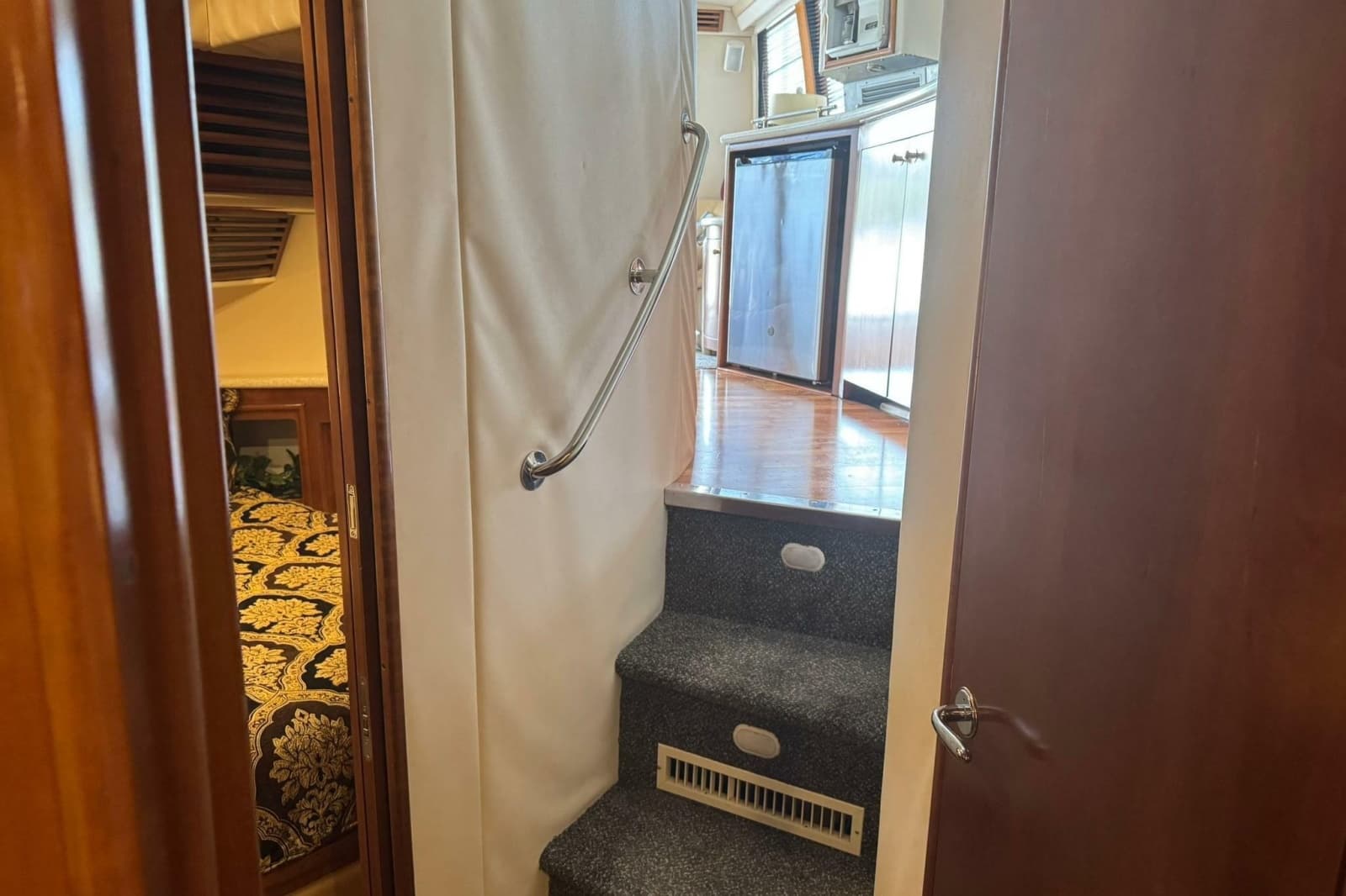 1999 Carver 450 Voyager Pilothouse