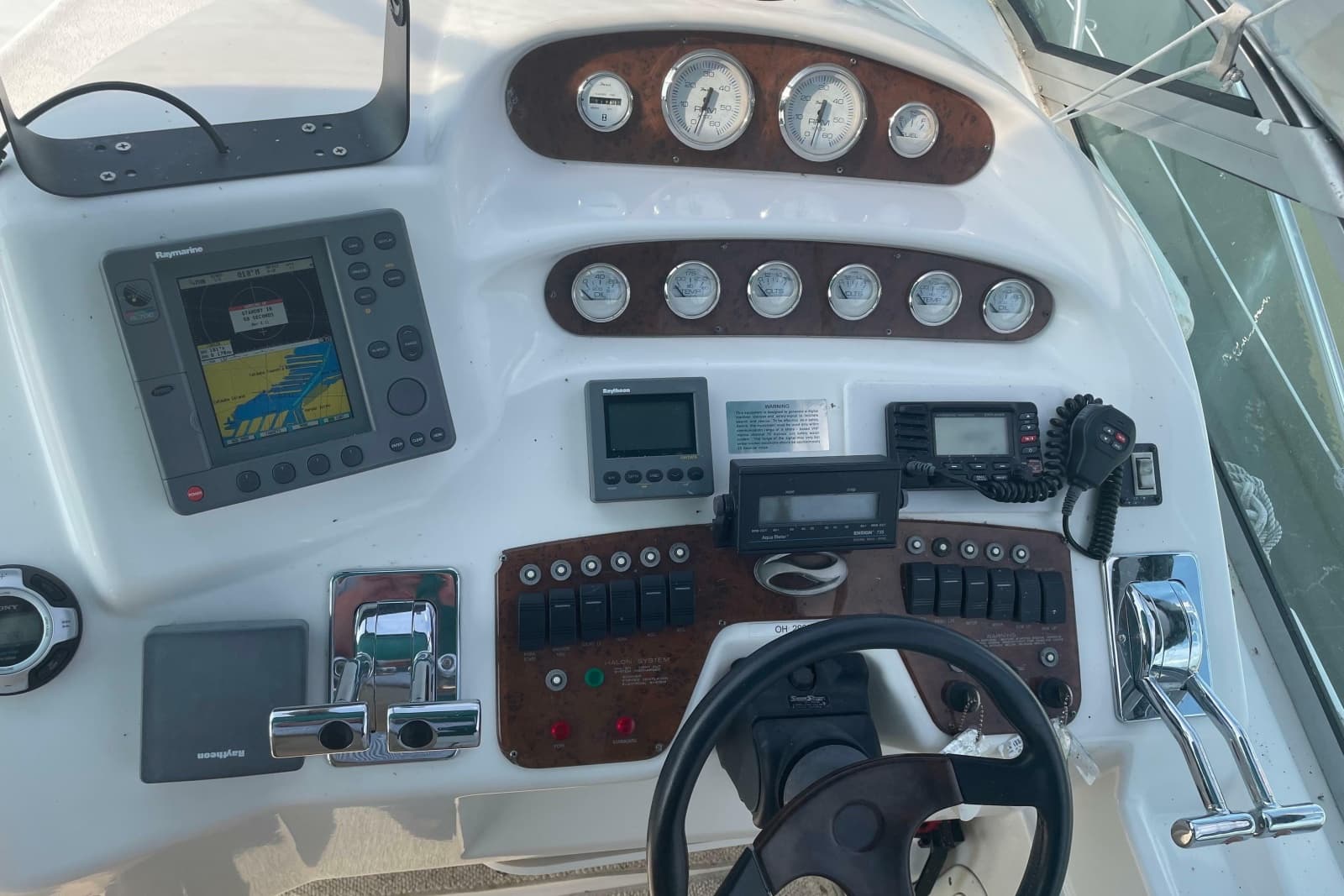 1999 Silverton 360 Express