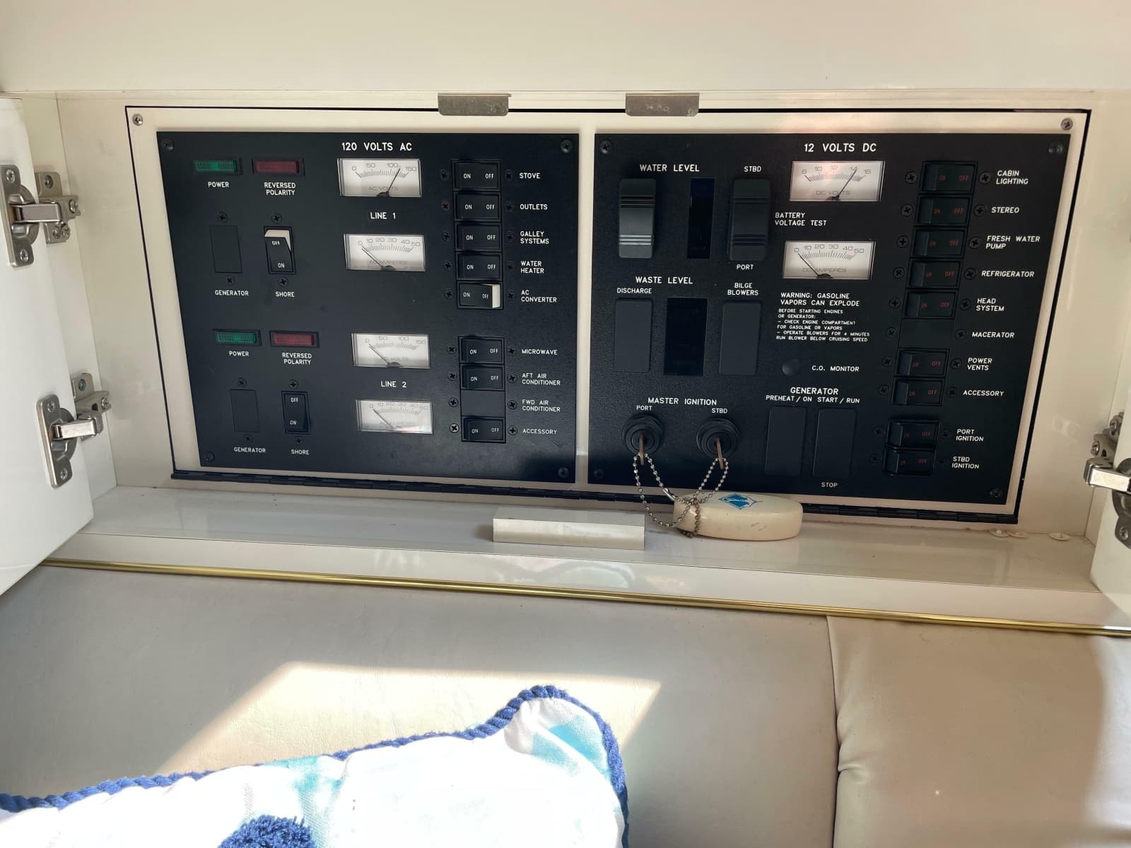 1997 Sea Ray 330 Express